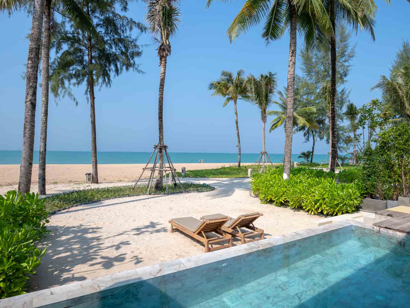 Devasom Khao Lak - Beachfront Pool Villa