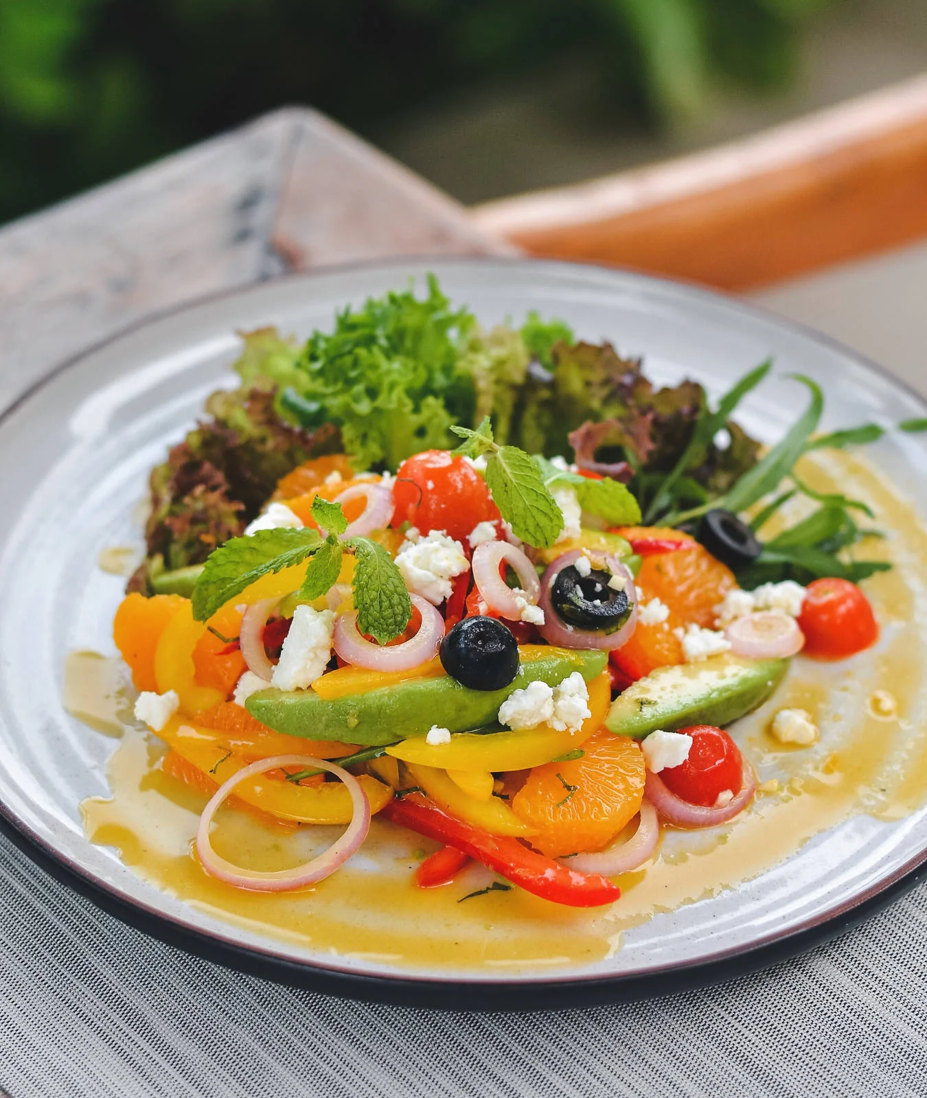 https://www.devasom.com/khaolak/wp-content/uploads/sites/3/2022/10/devasom_beach_grill_bar_khao_lak_salad.jpg