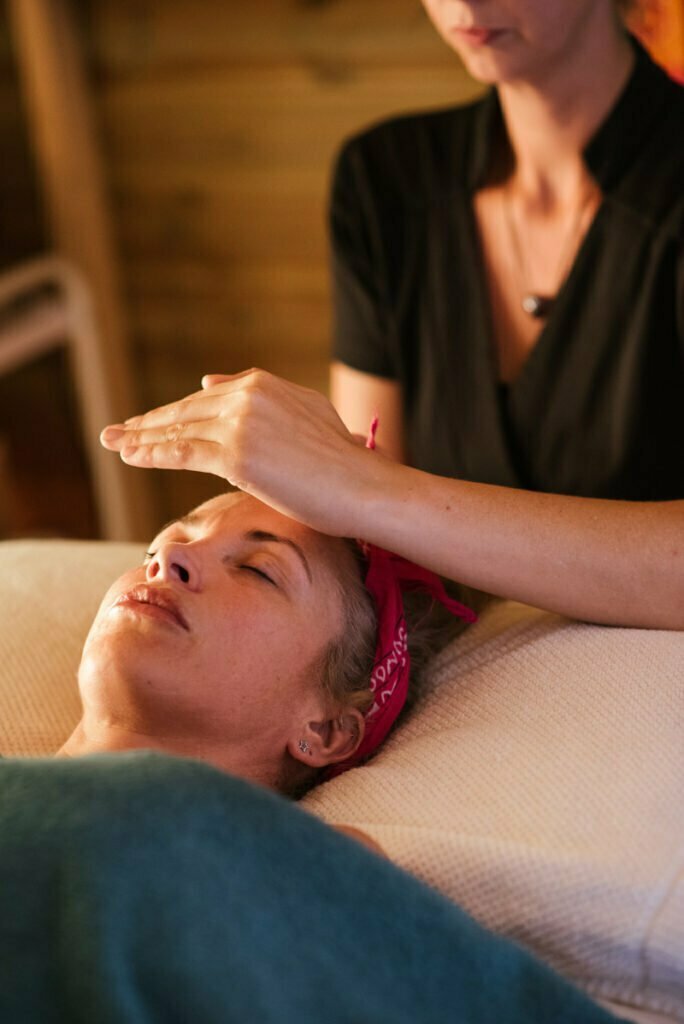 Reiki healing private session in calm and relaxed space 